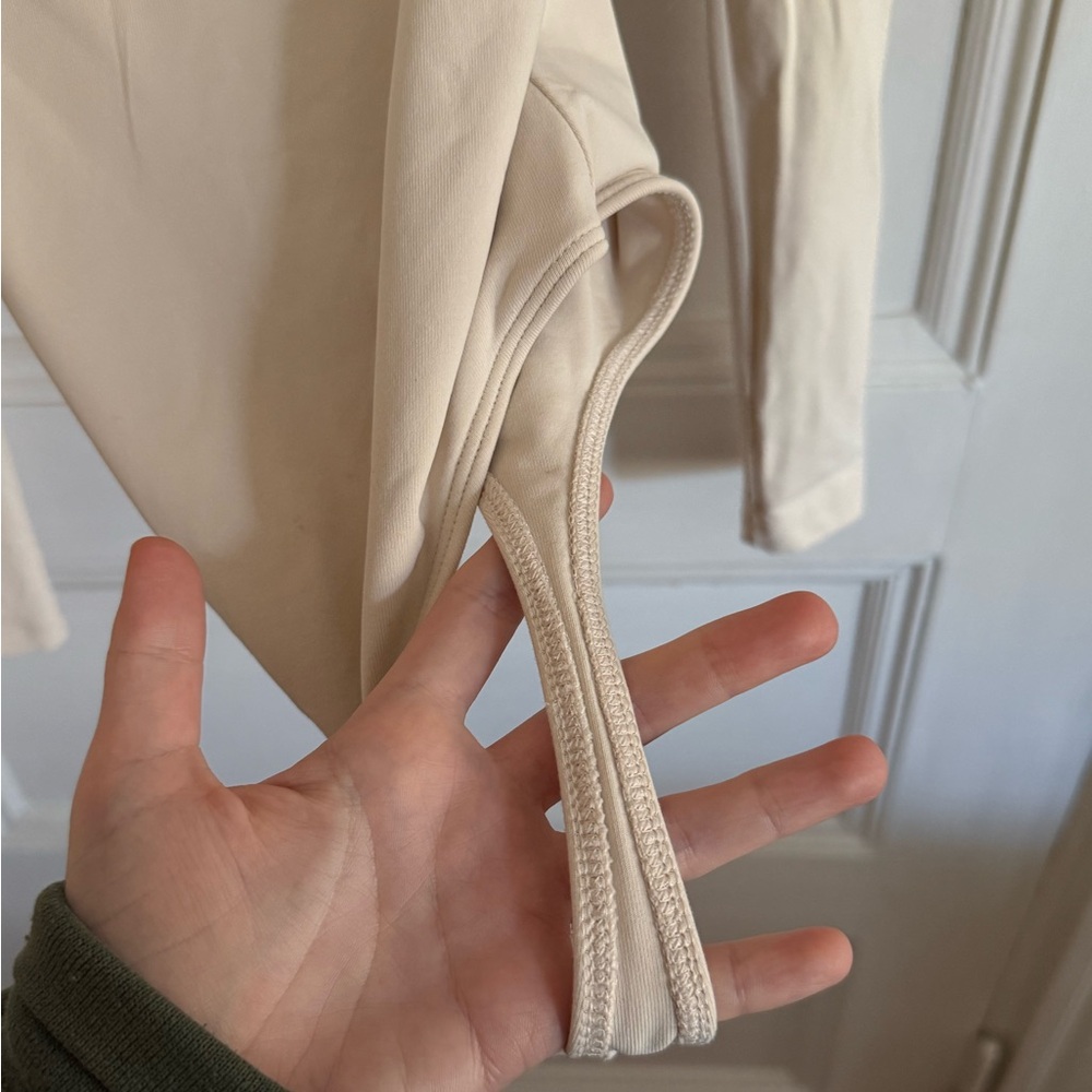 Aritzia Babaton Contour Longsleeve Bodysuit in Light Denude, Size XS - Picture 6 of 6